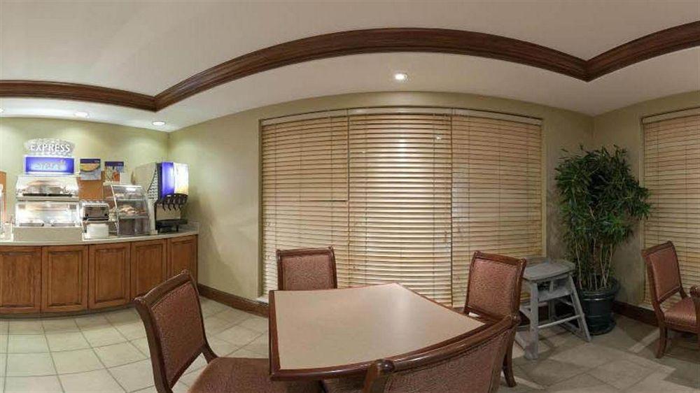 Holiday Inn Express Chapel Hill By Ihg Екстер'єр фото