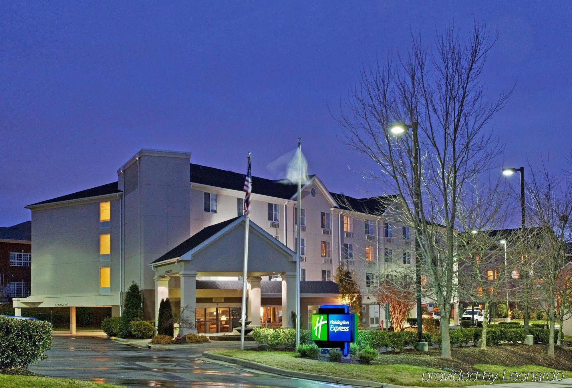 Holiday Inn Express Chapel Hill By Ihg Екстер'єр фото