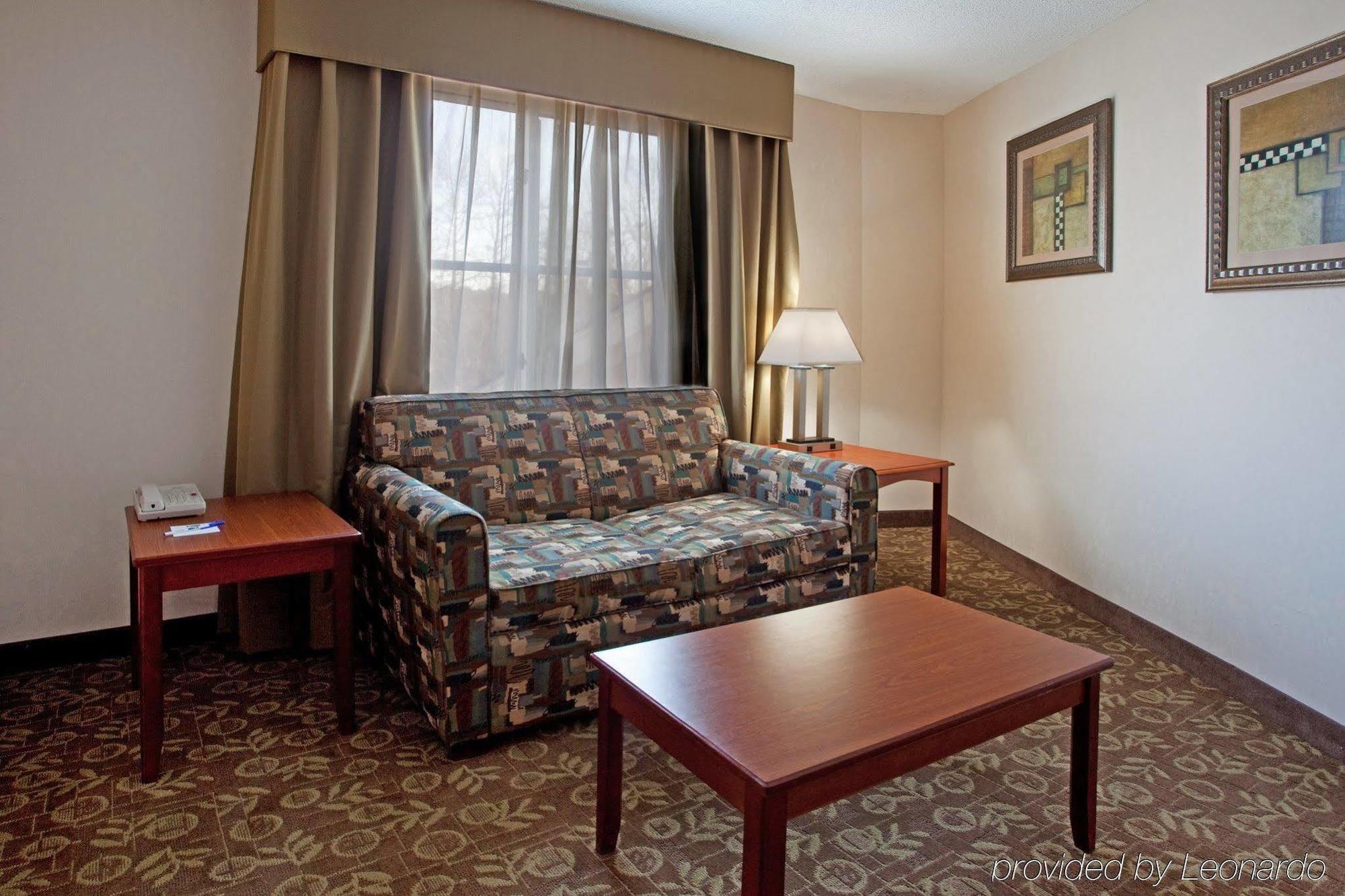 Holiday Inn Express Chapel Hill By Ihg Екстер'єр фото