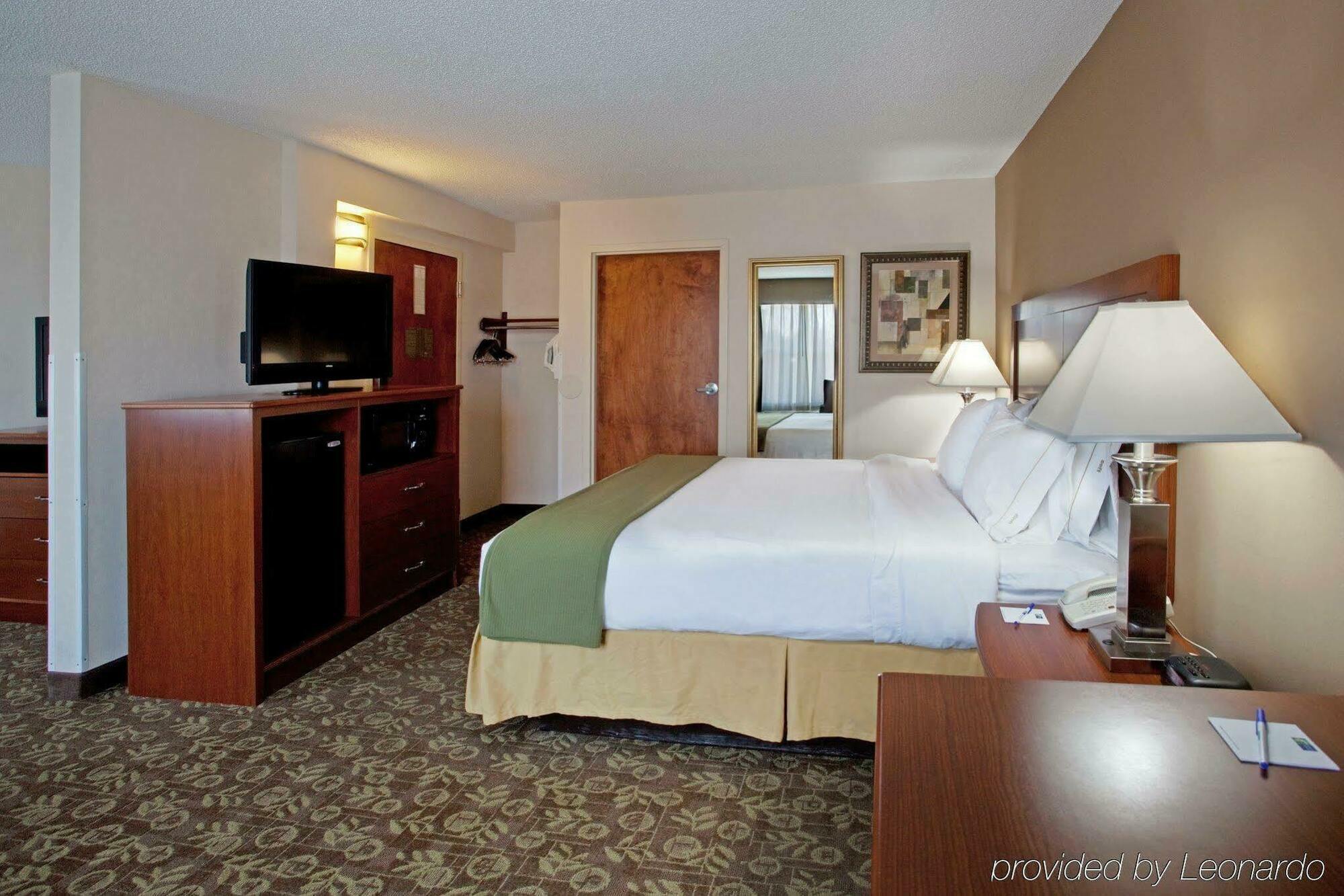 Holiday Inn Express Chapel Hill By Ihg Екстер'єр фото