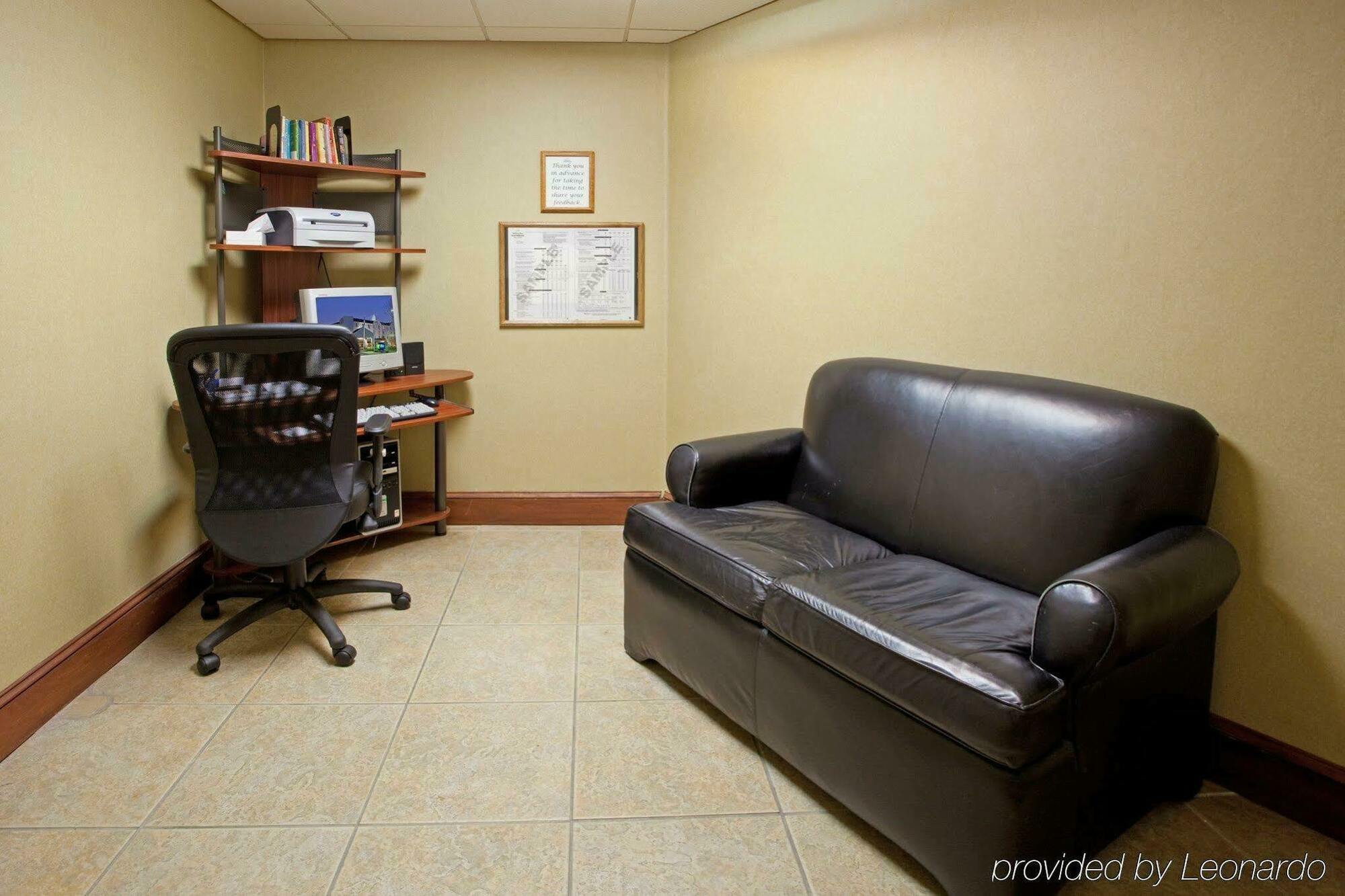 Holiday Inn Express Chapel Hill By Ihg Зручності фото